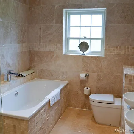 Ox Pasture Hall 4*