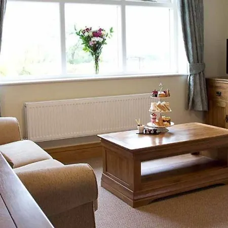 Ox Pasture Hall 4*
