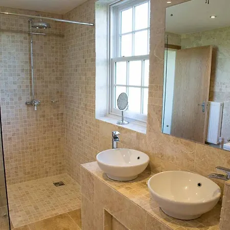 Ox Pasture Hall 4*