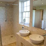 Ox Pasture Hall 4*