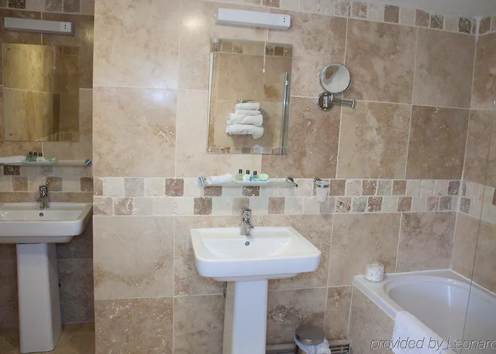 Hotel Ox Pasture Hall 4*