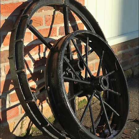 Отель Ox Pasture Hall