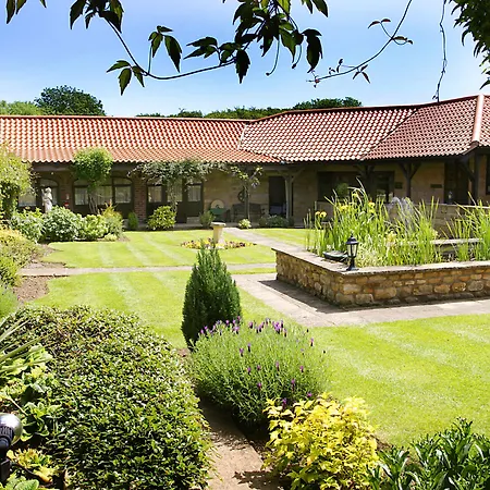 Отель Ox Pasture Hall 4*