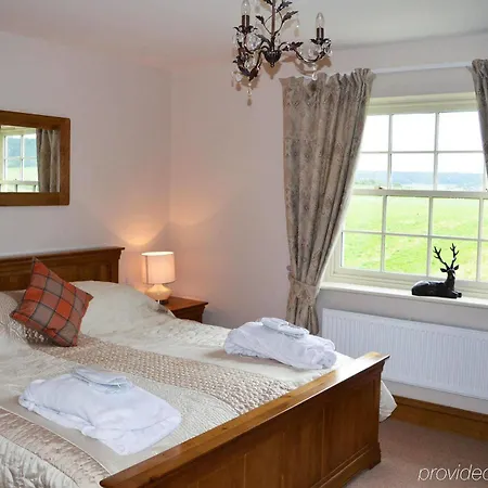 Ox Pasture Hall Отель